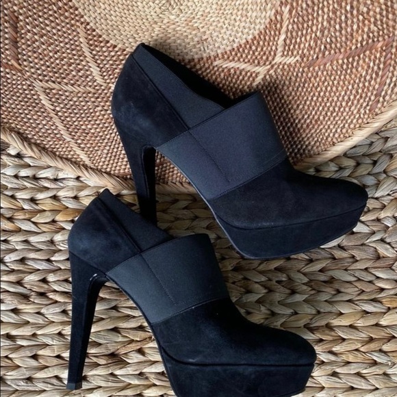 Stuart Weitzman Booties - Picture 4 of 5